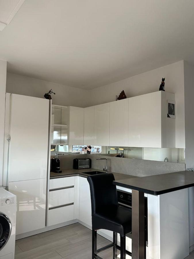 Delphine Apartment *